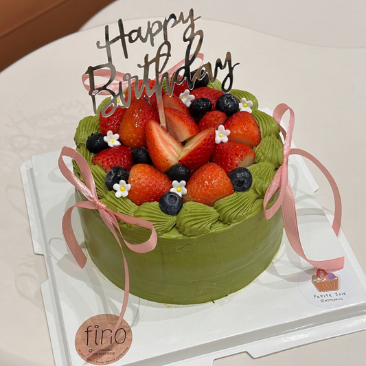 Matcha Strawberry Cake